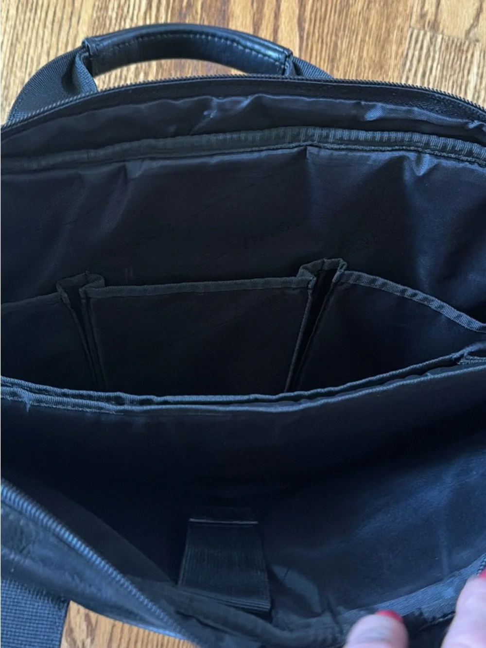 Keneth Cole classic black